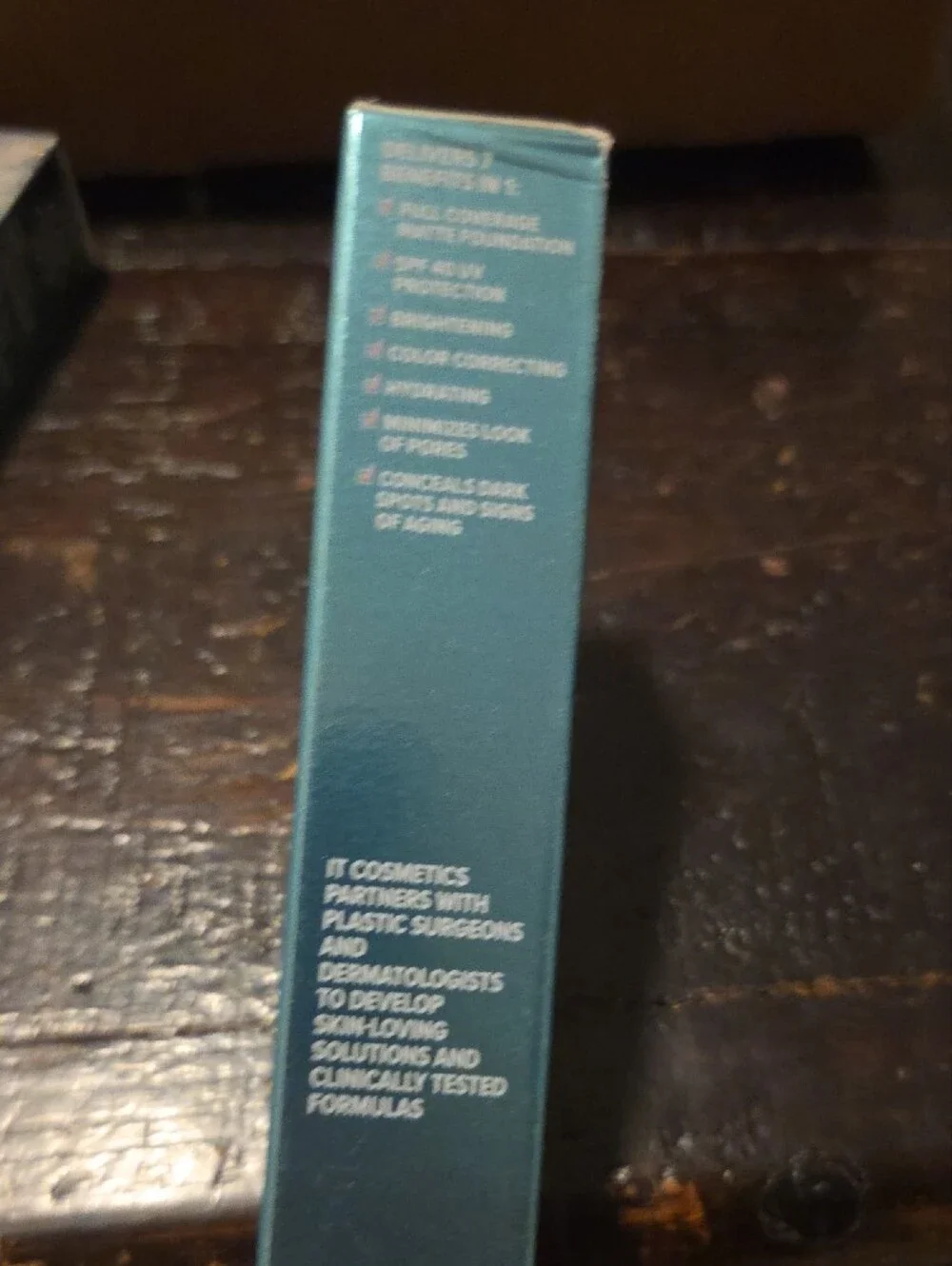 it cosmetics CC+ Oil-Free Matte Cream Concealer In DEEP NIB